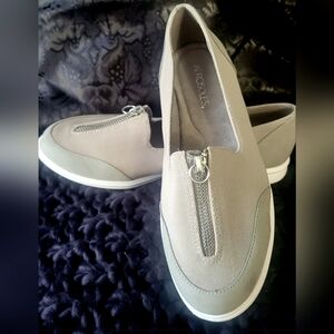 AEROSOLES Gray  Flats with Front Zipper